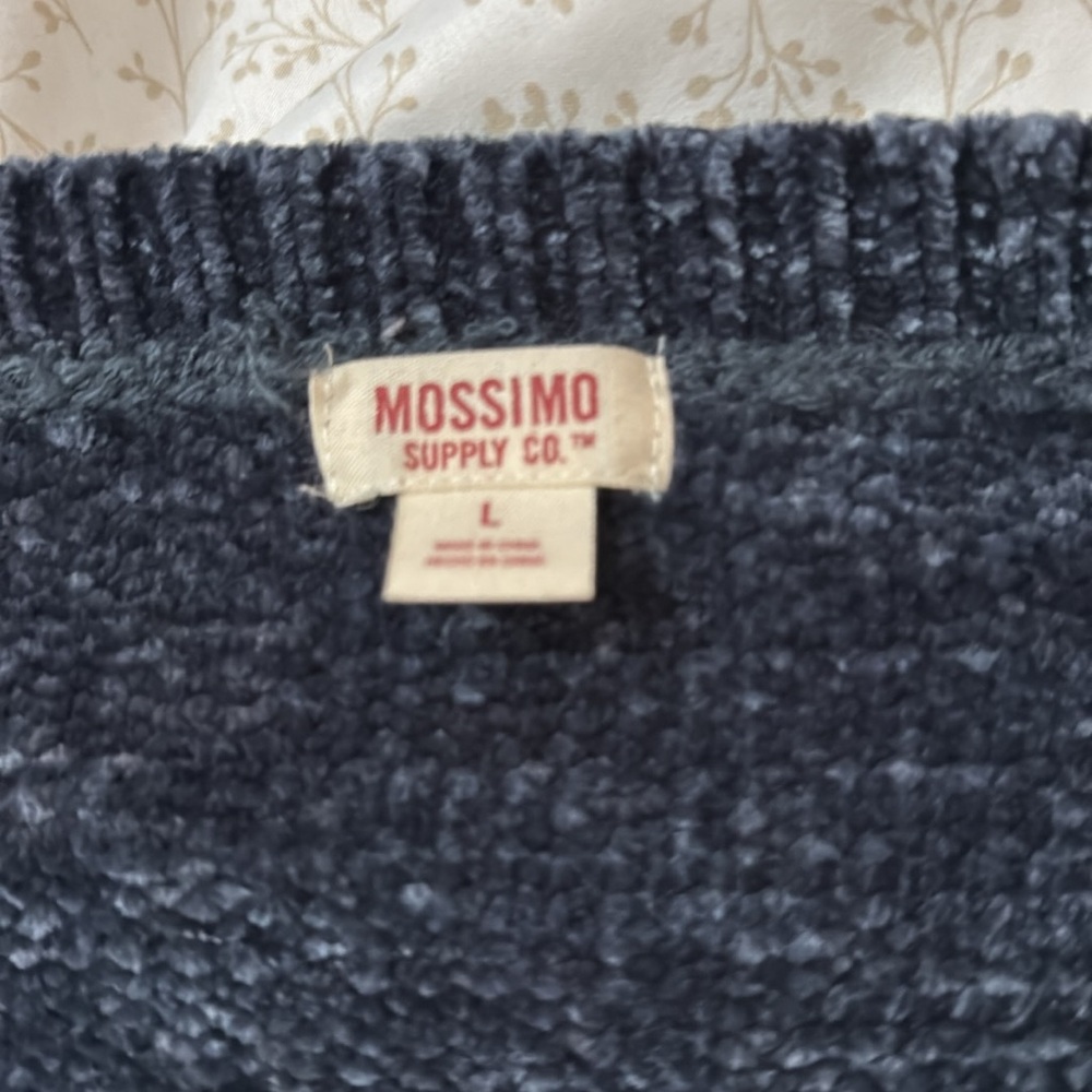 Mossimo - Picture 2 of 2